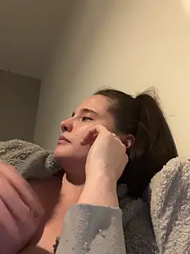 LollyLove  online show from April 6, 2026, 8:10 pm