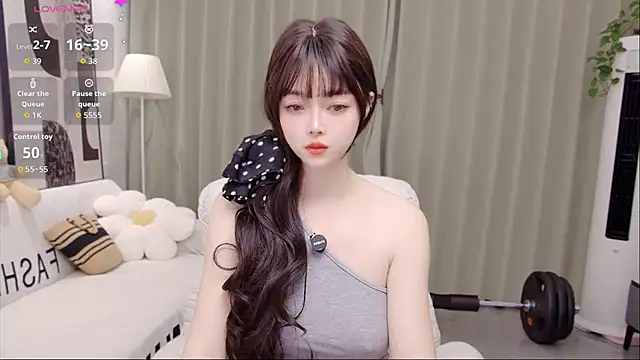 uikyy1 online show from April 3, 2026, 1:39 pm