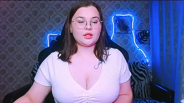 InLoveWithLife26 online show from December 20, 2025, 7:28 pm