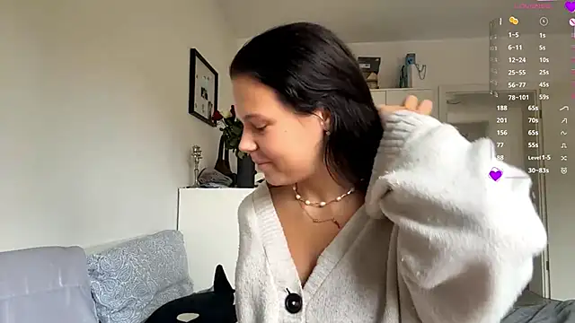 MaydaCornwall online show from November 9, 2025, 9:02 am