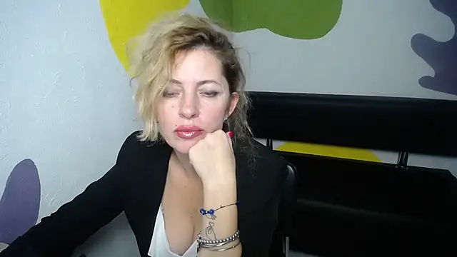 elegance lady online show from September 27, 2025, 1:17 pm