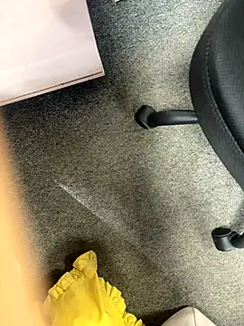 HiddenHoneyLDN online show from November 12, 2025, 9:13 am