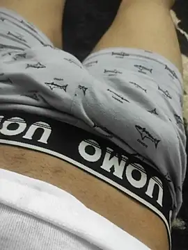 rayane7xx online show from January 17, 2026, 1:37 pm