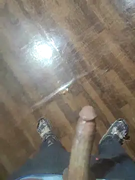 rayane7xx online show from December 1, 2025, 6:20 pm