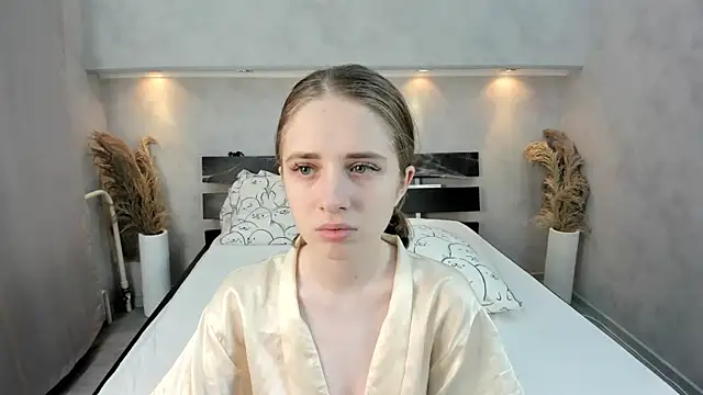 Camilla Kelly online show from October 31, 2025, 1:13 am