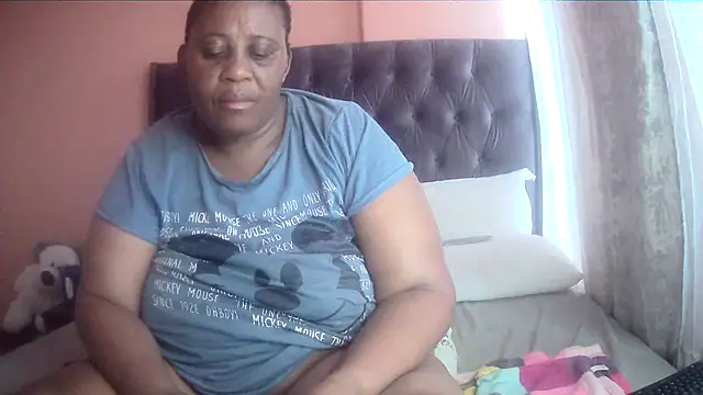 Snapshot of HUGEASSXXXXX chatting on February 15, 2026, 5:08 am HUGEASSXXXXX online show from February 15, 2026, 5:08 am