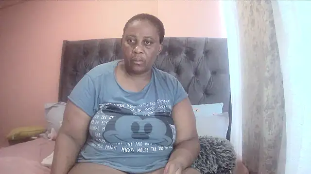 Snapshot of HUGEASSXXXXX chatting on January 18, 2026, 4:38 am HUGEASSXXXXX online show from January 18, 2026, 4:38 am