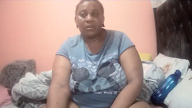 HUGEASSXXXXX online show from November 22, 2025, 5:34 pm