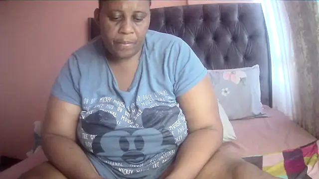 Snapshot of HUGEASSXXXXX chatting on February 3, 2026, 5:16 am HUGEASSXXXXX online show from February 3, 2026, 5:16 am