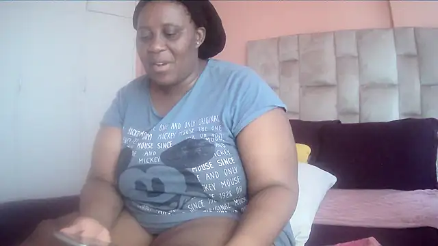 HUGEASSXXXXX online show from April 2, 2026, 5:14 am