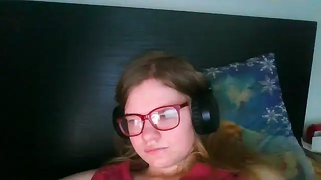 Moonolighta online show from November 6, 2025, 9:24 am