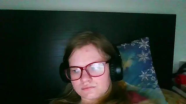 Moonolighta online show from November 9, 2025, 8:29 am