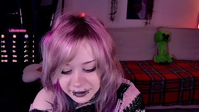 Lollyshy online show from November 16, 2025, 10:31 am