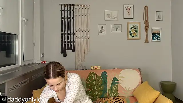 daddyonlyloveme online show from October 21, 2025, 7:46 pm