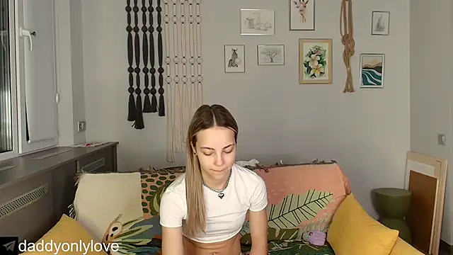 daddyonlyloveme online show from November 13, 2025, 9:19 pm