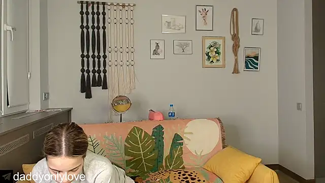 daddyonlyloveme online show from October 24, 2025, 8:19 pm