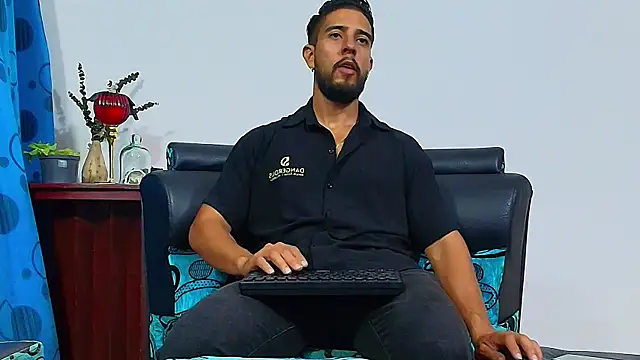 Snapshot of DaveSoldier chatting on October 18, 2025, 4:36 am DaveSoldier online show from October 18, 2025, 4:36 am