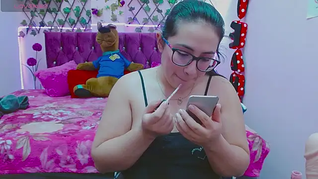 Snapshot of Estrella__sex chatting on September 17, 2025, 8:44 pm Estrella sex online show from September 17, 2025, 8:44 pm