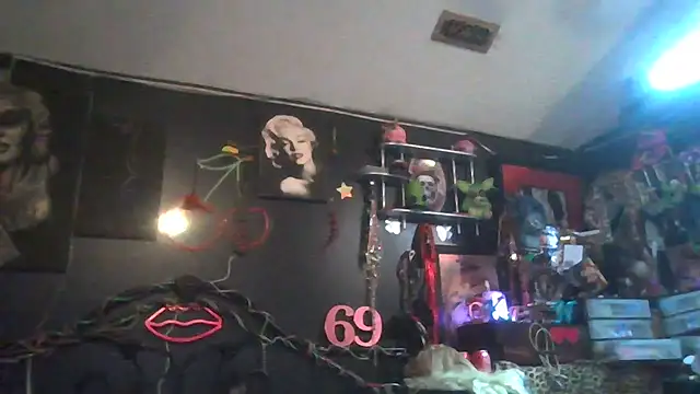 Snapshot of Splash_Queen420 chatting on February 24, 2026, 3:40 am Splash Queen420 online show from February 24, 2026, 3:40 am