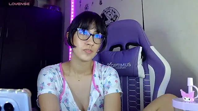 Snapshot of AvlieQueen chatting on January 11, 2026, 8:54 am AvlieQueen online show from January 11, 2026, 8:54 am