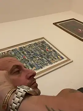 Snapshot of Maurinho3005 chatting on October 28, 2025, 11:03 pm Maurinho3005 online show from October 28, 2025, 11:03 pm