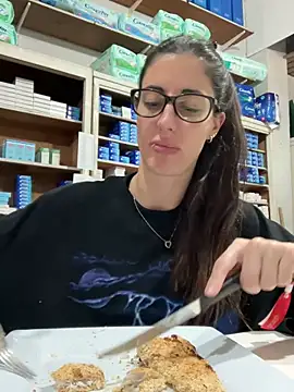 ferchule7 online show from October 1, 2025, 4:44 pm