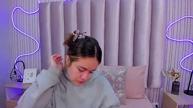 SamanthaPeachss online show from November 15, 2025, 11:47 am