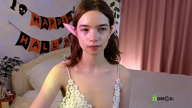 Evi Brook online show from October 29, 2025, 8:46 am