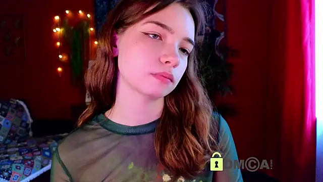 Snapshot of Evi_Brook chatting on June 10, 2026, 12:28 pm Evi Brook online show from June 10, 2026, 12:28 pm