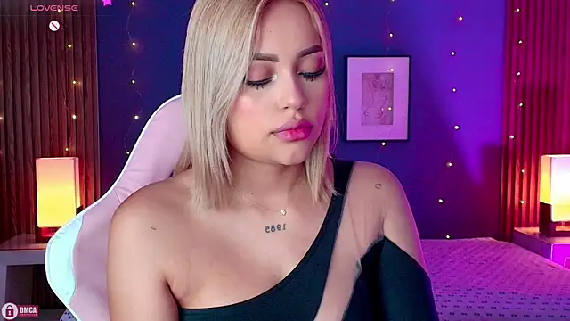 Snapshot of _meliblue chatting on September 13, 2025, 11:43 am meliblue online show from September 13, 2025, 11:43 am