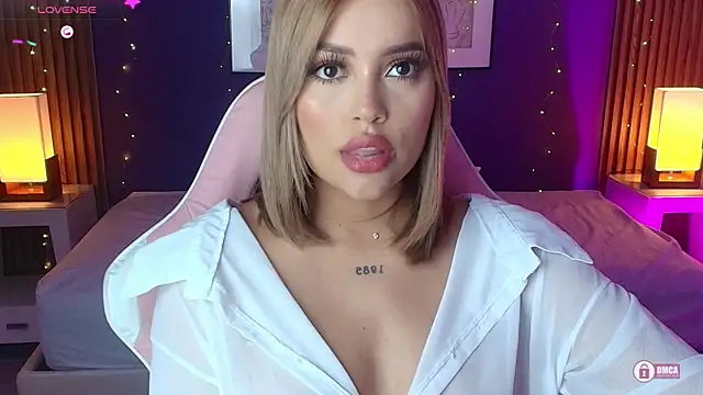 Snapshot of _meliblue chatting on October 1, 2025, 7:40 pm meliblue online show from October 1, 2025, 7:40 pm