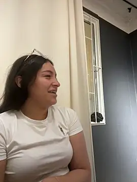 Alyha Cortes online show from October 30, 2025, 1:31 pm