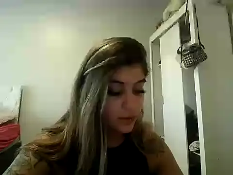 Snapshot of Becca_B chatting on February 15, 2026, 6:07 pm Becca B online show from February 15, 2026, 6:07 pm