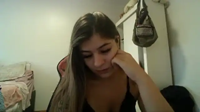 Snapshot of Becca_B chatting on February 4, 2026, 5:30 pm Becca B online show from February 4, 2026, 5:30 pm