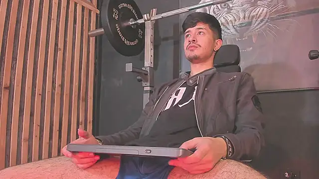 DimitriDeluxe online show from January 8, 2026, 7:53 pm