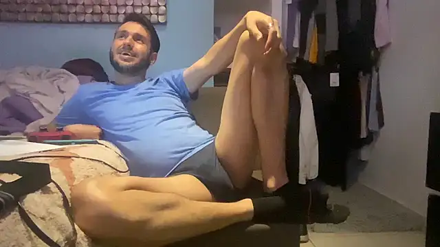 Snapshot of Alexitho25 chatting on January 19, 2026, 10:19 am Alexitho25 online show from January 19, 2026, 10:19 am