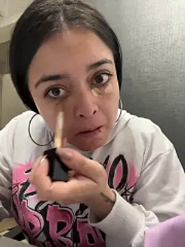 Emily Rivers  online show from December 5, 2025, 12:26 pm