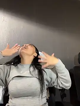 Emily Rivers  online show from February 20, 2026, 1:46 pm