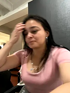 Emily Rivers  online show from December 1, 2025, 1:12 pm