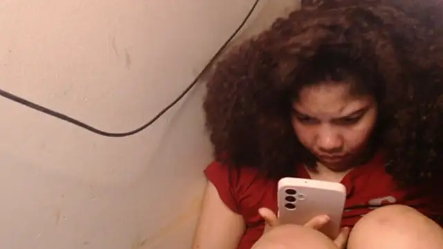 madelene online show from November 29, 2025, 2:23 am