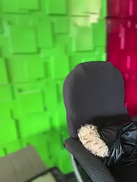 Linda LS online show from February 23, 2026, 6:41 pm