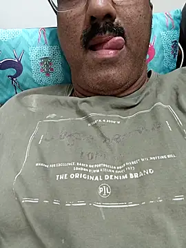 moonflower25 online show from February 19, 2026, 5:54 pm