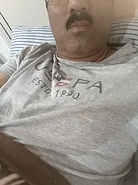 moonflower25 online show from November 10, 2025, 6:35 pm