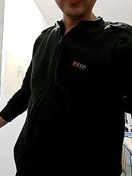 huanhuanaaaaa online show from April 9, 2026, 10:21 am