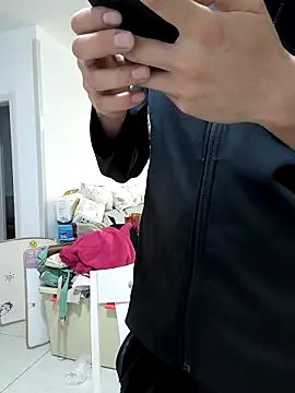 huanhuanaaaaa online show from April 13, 2026, 1:09 am