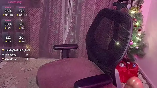 Snapshot of heyy_kiran chatting on December 13, 2025, 8:04 pm heyy kiran online show from December 13, 2025, 8:04 pm