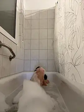 Emilia Mausi online show from December 2, 2025, 7:59 pm