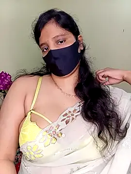 Snapshot of Rose-luckey chatting on May 3, 2026, 1:58 pm Rose-luckey online show from May 3, 2026, 1:58 pm