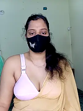 Rose-luckey online show from November 27, 2025, 4:57 am