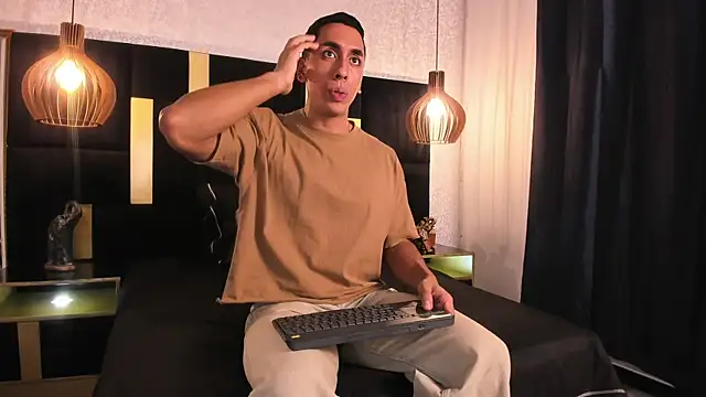 Lucio  Fox online show from April 10, 2026, 11:50 am